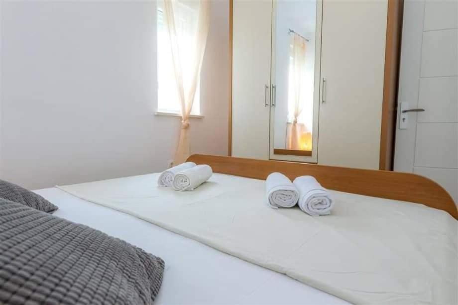 Apartamento Islando 3 Novalja Exterior foto